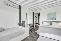 Niriides Mani Beachfront Residences - Balkoner