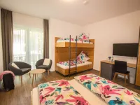 펜션 이본 - 슈피리어 러스트 호텔