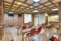 Best Western Plus Governors Inn Hotels in Bon Air