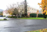 B&B HOTEL Grenoble Université 2 크홀르 호텔
