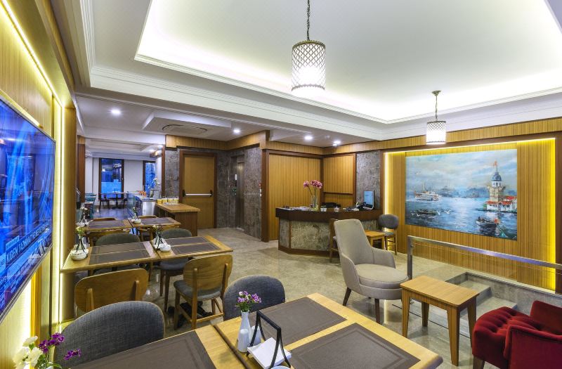 Obelisk Hotel & Suites photo 2