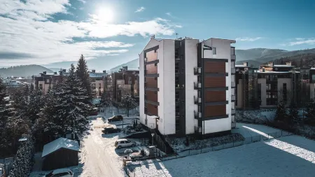 Apartamenty Sun & Snow Ustroń Отели в г. Цешин