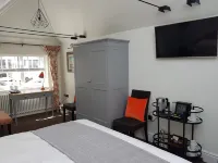 Gilbey's Bar, Restaurant & Townhouse Hotels in Windsor