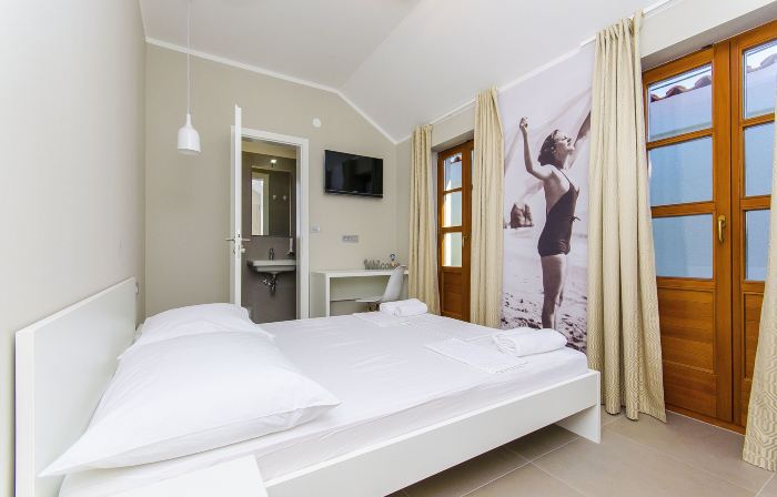 Hostel Dvor