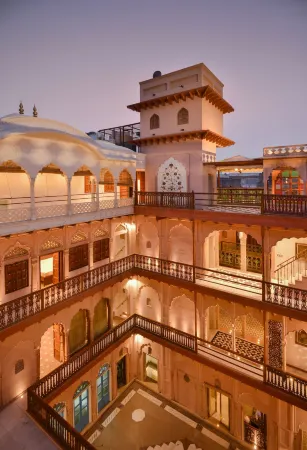 Haveli Dharampura - Unesco Awarded Boutique Heritage Hotel Отели рядом с достопримечательностью «Фатехпур-Масджид»