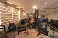 Oakspring Hotel and Luxury Suites