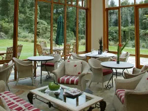 Treetops Lodge & Estate