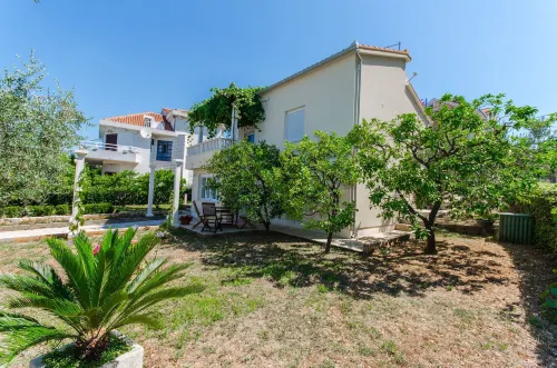 아파트먼트 마야