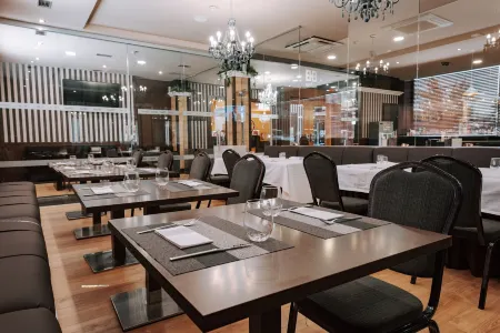 Zenit Hall 88 Studios Отели в г. Кампо де Саламанка