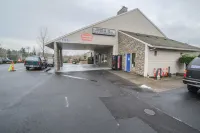 Sunnyside Inn and Suites - Motels