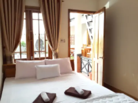 山一伊平房酒店