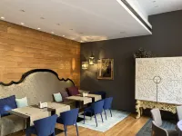 Graffit Gallery Design Hotel - breakfast