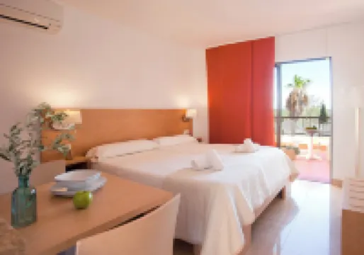 Apartamentos Sol Romántica by Dot Suites
