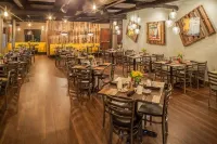 웨어하우스 호텔 앳 더 눅 라포 타운쉽 호텔