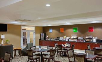 Comfort Suites University