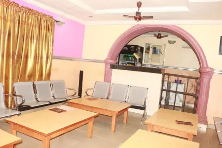 Hummer Hotel Отели рядом с достопримечательностью «Unity Park»