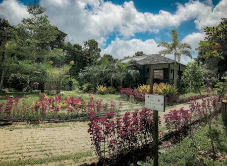 Hotel Vale das Nuvens Отели в г. Мулунгу