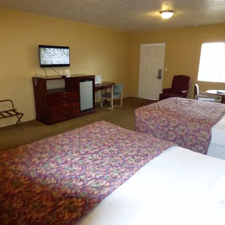 Economy Inn & Suites