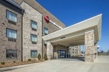 Best Western Plus Owensboro Отели рядом с достопримечательностью «H L Neblett Community Center»