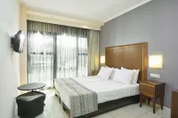 Mediterranean Resort فنادق في باراليا