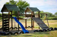 Otjiwa Safari Lodge Hotels in Очиваронго
