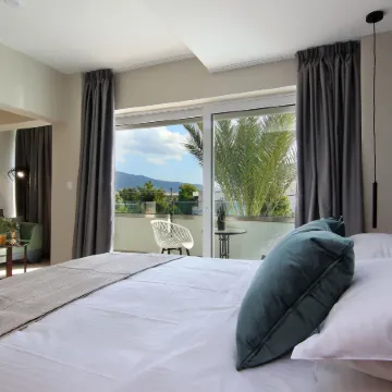 Maison 66, Riviera Hotels