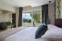 Maison 66, Riviera Hotels