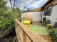 The Downtown Flat at Creekside Hotels in Berkeley Springs