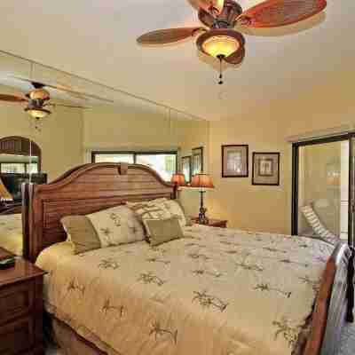 Magical Views, 50ft to Waterfalls, Few Steps to Pool -Pets ok,Wifi,Permit 062281 Rooms