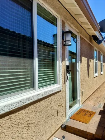 Cozy 1-Bedroom Getaway with 2 Comfy Beds – Perfect for Relaxation! Отели в г. Авондейл