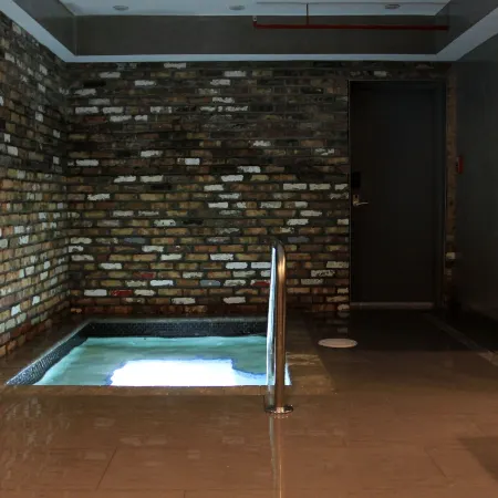 Hotel Gaythering - Gay Hotel - All Adults Welcome