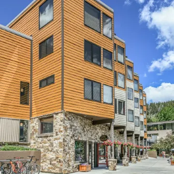 Edgewater Studio One Bath Ewjp