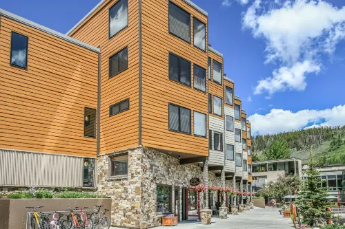 Edgewater Studio One Bath Ewjp