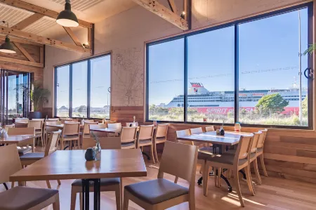 The Formby Hotel Отели рядом с достопримечательностью «Devonport Regional Gallery»