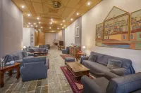 Arahova Inn Hotel