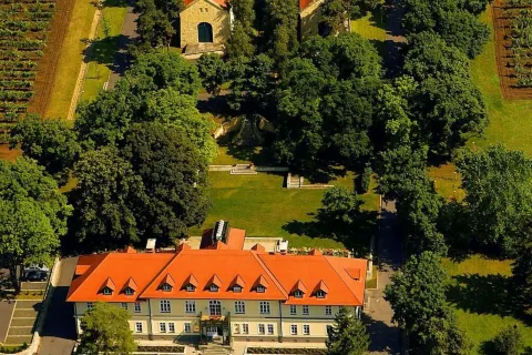Castle Hotel Grof Degenfeld Superior