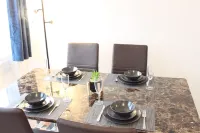 Stunning 3 Bedroom Apartment in Harlow, Essex Hôtels à proximité de : The Salvation Army