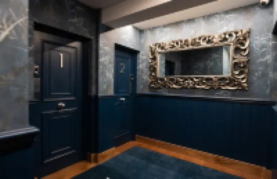 鄧寧斯酒吧的海德