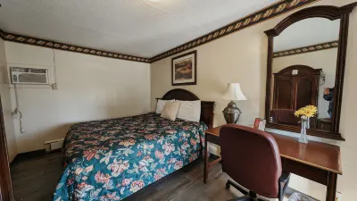 Delta Motel Hotels in Bay City