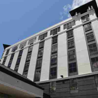 DoubleTree by Hilton Boston Logan Airport Chelsea Hotel Exterior