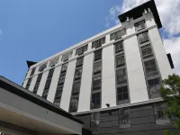 ダブルツリー バイ ヒルトン ローガン エアポート チェルシー キングス周辺のホテル
