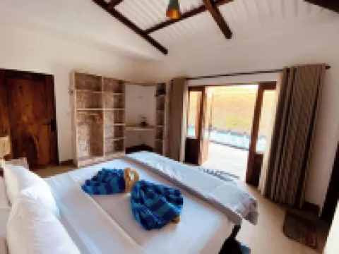 Ekas Beach View Villa Hotels in Pemongkong