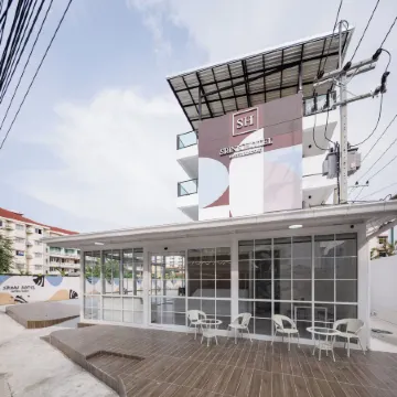 Srinn Hotel Pattaya Klang Отели рядом с достопримечательностью «Бич-роуд»