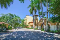 Lux Condo at Yacht Club 10 Min from Beach