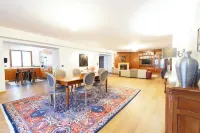 Villa Adige Luxury - M&M Holiday House Отели в г. 