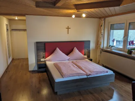 Gasthaus zum Hirschen Отели в г. Вайсенбург-Гунценхаузен