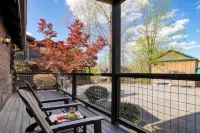 Alpine Mountain Lodge by AvantStay Sleeps 19 Luxury Cabin Game Room, Hot Tub Dollywood