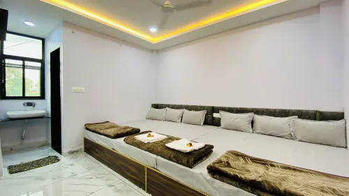 โรงแรมลักษมี พาเลซ แอนด์ เรสเตอรองต์