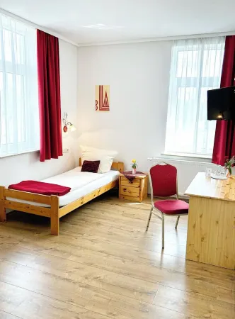 Fürstenhof Landgasthaus & Hotel Отели в г. Фриенштедт