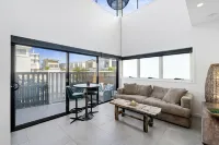 1 Bedroom Modern Townhouse in Casuarina